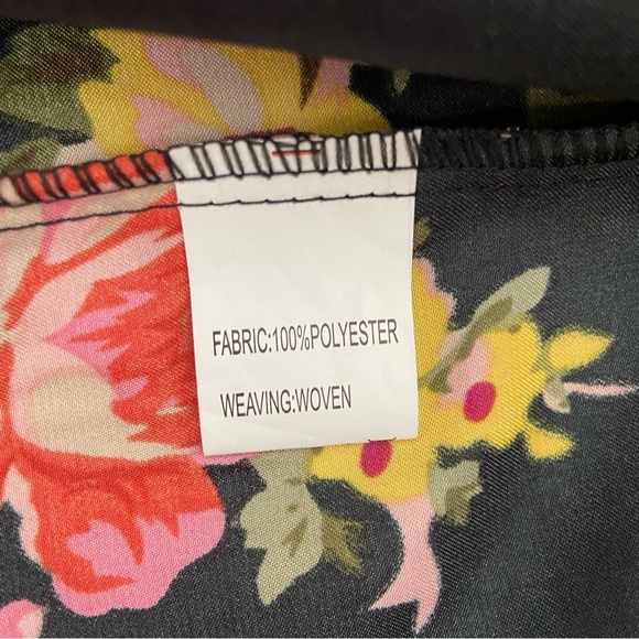 Women’s Floral Short Light Bathrobe - Picture 9 of 10